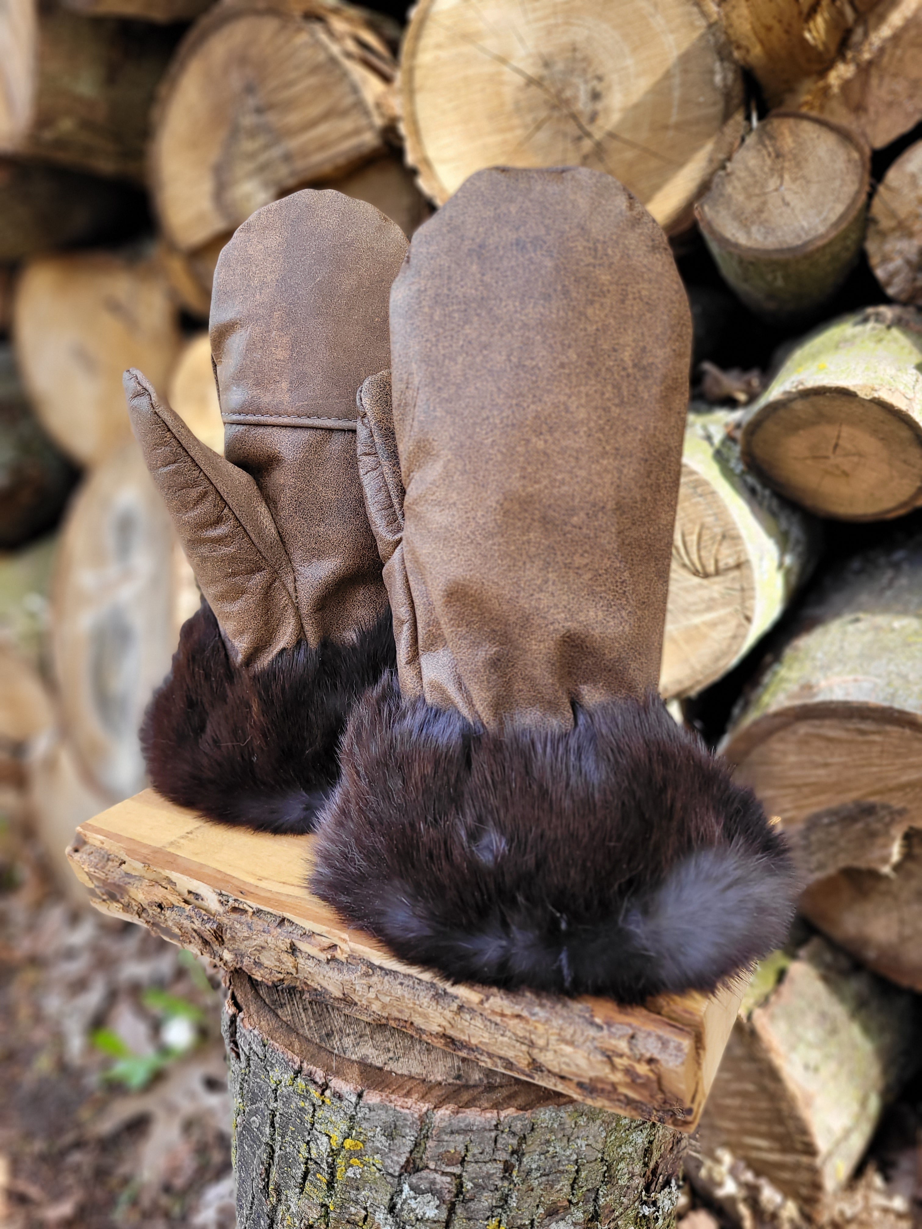 Mitaines en cuir et fourrure de lapin